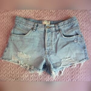 We The Free Light Wash Denim Distressed Shorts Button Fly Size 27